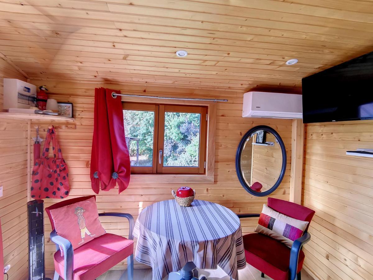 La Roulotte Du Cagire - 4 Pers - Pyrenees Guest House Villeneuve-de-Riviere Bagian luar foto
